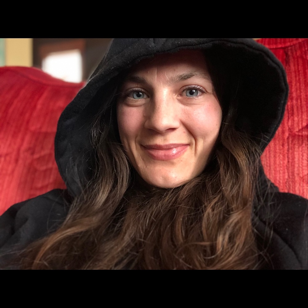 Meet your Posher, Alexis